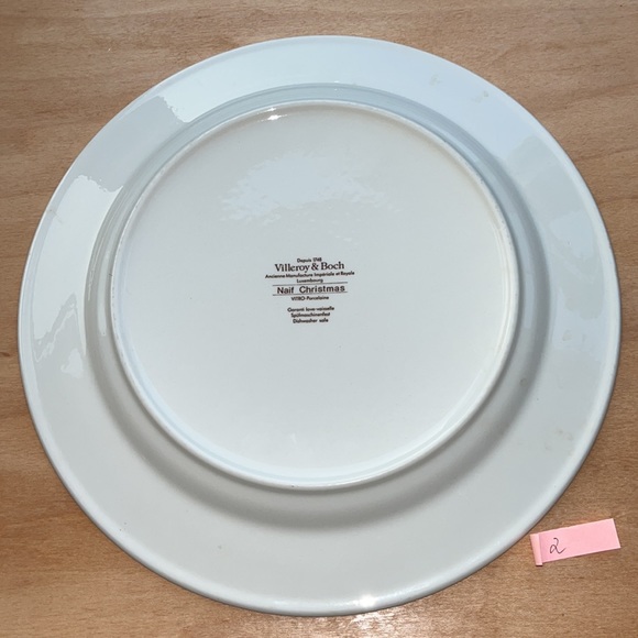 Villeroy & Boch 10.5" Dinner Plate Naif Christmas by French artist Laplau - Picture 4 of 5